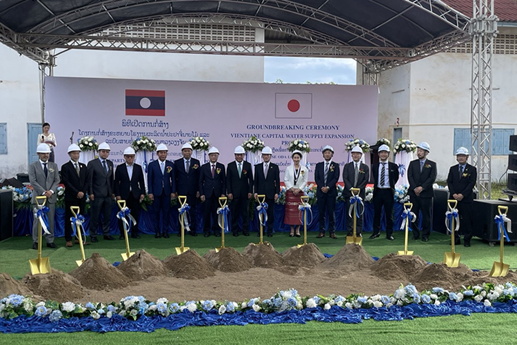 ラオス起工式
